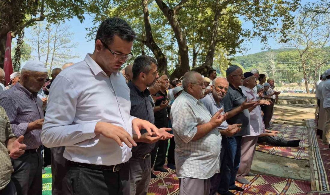 Düzce’de kuraklık endişesi: Vatandaşlar yağmur duasına çıktı Düzce’de son günlerde mevsim normallerinin üzerinde seyreden sıcaklıklar ve su