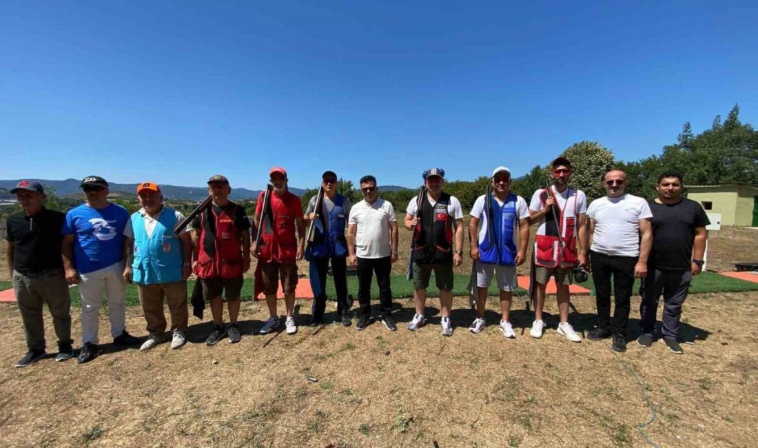 Düzce’de trap-skeet yarışması düzenlendi Skeet Atış Yarışması düzenlendi. Gümüşova Elmacık Atış Poligonu’nda gerçekleştirilen yarışmaya