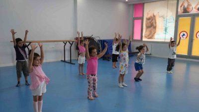 Düzce Belediyesi Çocuk Üniversitesi’nde yaz kursları başladı. 30 Haziran-15 Ağustos