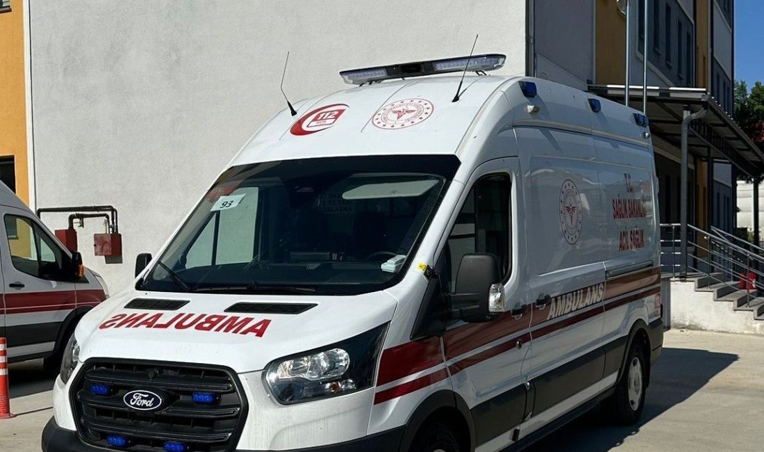 Düzce’ye yeni tam donanımlı ambulans tahsis edildi DÜZCE(İHA) – Sağlık hizmetlerinin güçlendirilmesi çalışmaları kapsamında Sağlık Bakanlığı tarafından