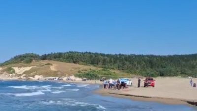 Kocaeli’nin Kandıra ilçesinde denizde engelli kızını kurtarmak isterken boğulma tehlikesi