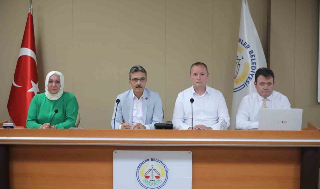 Erenler’de temmuz ayı meclisi gerçekleşti Temmuz Ayı Olağan Meclis Toplantısında konuşan Erenler Belediye Başkanı Şenol