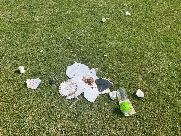 Ertuğrul Gazi Tören Alanı’na yakışmayan görüntüler Söğüt Belediyesi, tarihi Ertuğrul Gazi Tören Alanı’nda yaşanan temizlik sorunlarına