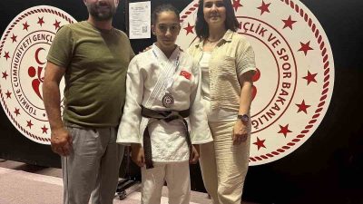 Düzceli Erva Eren Yıldızlar Avrupa Kupası’nda gümüş madalyanın sahibi oldu.