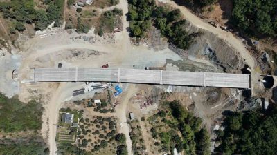 Yalova-Armutlu kara yolu yapım çalışmaları çerçevesinde Çınarcık’a bağlı Esenköy beldesindeki