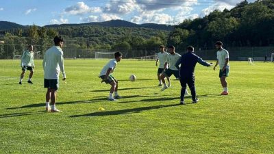 Trendyol 1. Lig ekiplerinden Esenler Erokspor, yeni sezon hazırlıkları kapsamında