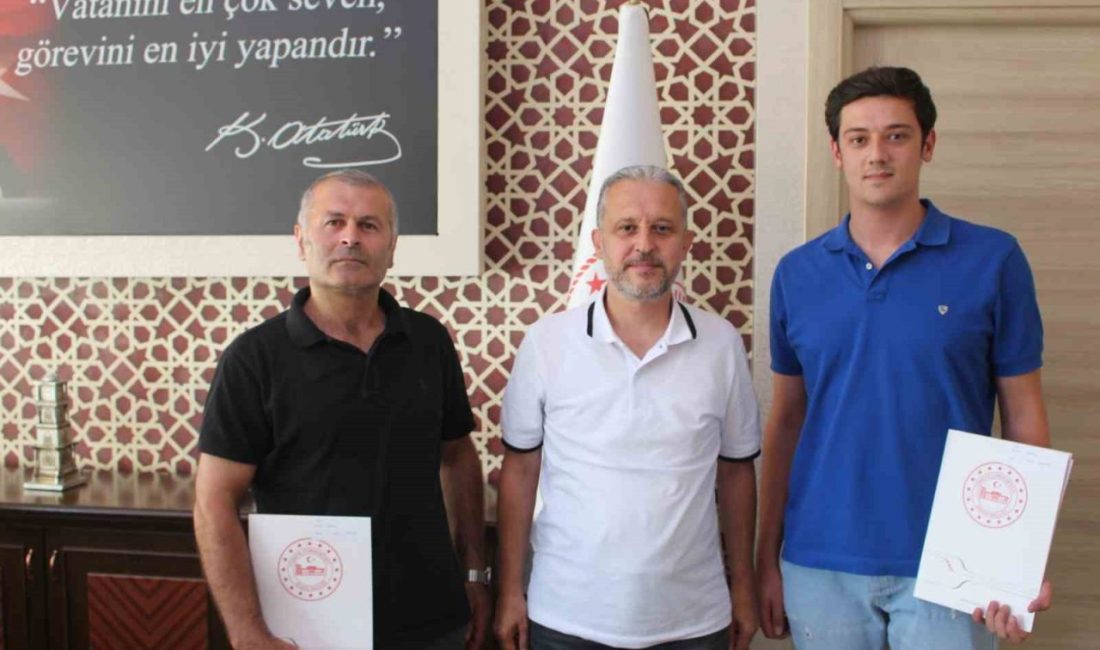 Film festivalinin sağlıkçılarına teşekkür DÜZCE (İHA) – Düzce’de ilk defa gerçekleştirilen uluslararası film festivalinde