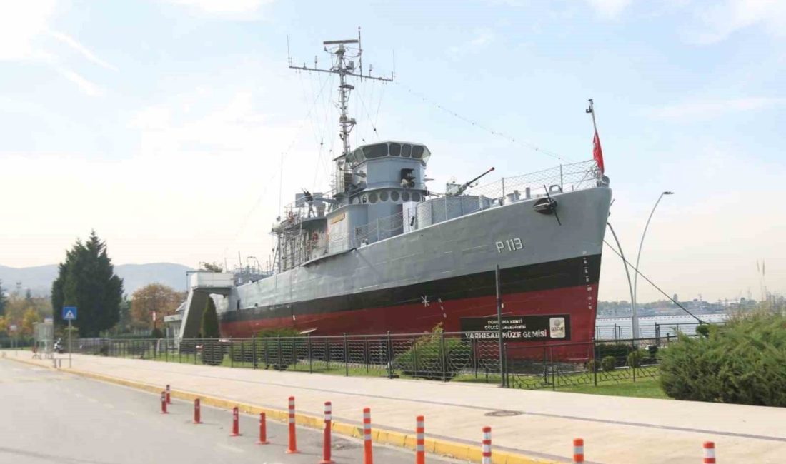 “Gazi gemi” Yarhisar’ın ziyaret günleri artırıldı Gölcük ilçesindeki Kavaklı Sahili’nde sergilenen Türkiye’nin ilk karaya yerleştirilmiş su