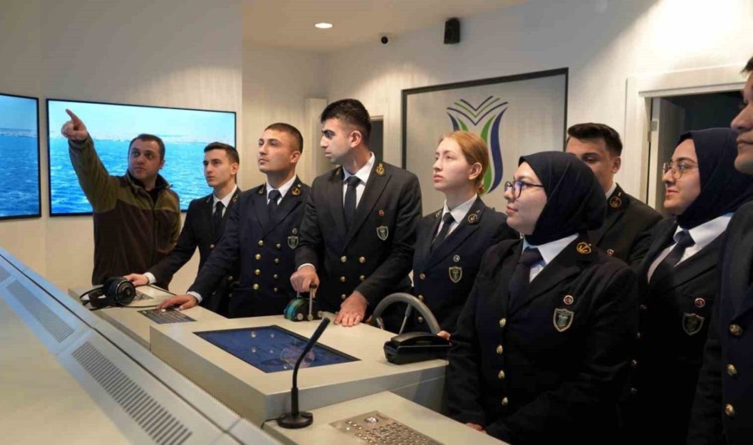 Geleceğin denizcileri mesleki disiplinle yetiştiriliyor SUBÜ Denizcilik MYO Deniz Ulaştırma ve İşletme Programı öğrencileri, mesleki