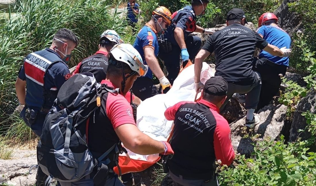Genç adam Ballıkayalar’da ölü bulundu Kocaeli’nin Gebze ilçesi Ballıkayalar bölgesinde 31 yaşındaki adam ölü bulundu,