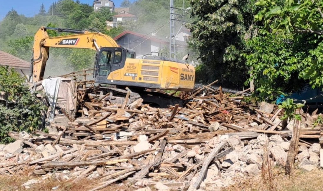 Gölcük Belediyesi, ilçede güçlendirmesi yapılmayan orta hasarlı ya da sosyal