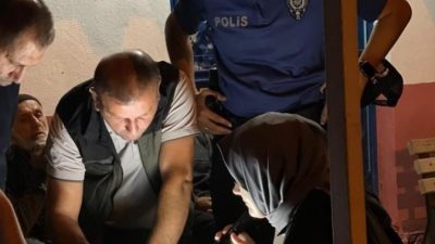 Sakarya’nın Geyve ilçesinde başlayan orman yangını, rüzgarın etkisiyle hızla yayılarak