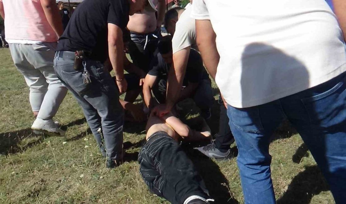 Güreşçinin dirseği kırıldı Bolu’da geleneksel olarak düzenlenen Hacet Bayramı etkinliklerinde yapılan karakucak güreşlerinde