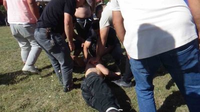 Bolu’da geleneksel olarak düzenlenen Hacet Bayramı etkinliklerinde yapılan karakucak güreşlerinde