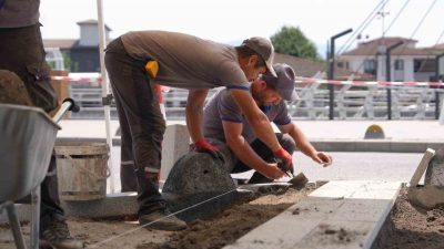 Düzce(İHA) – Düzce Belediyesi Fen İşleri Müdürlüğü ekipleri, yıpranan ve