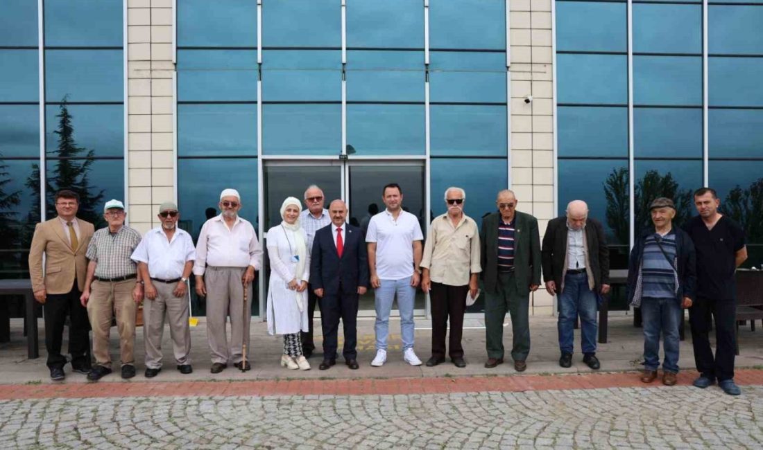 Düzce Muharrem Sancaklı Huzurevi sakinleri ve çalışanları, Düzce Üniversitesi Süs