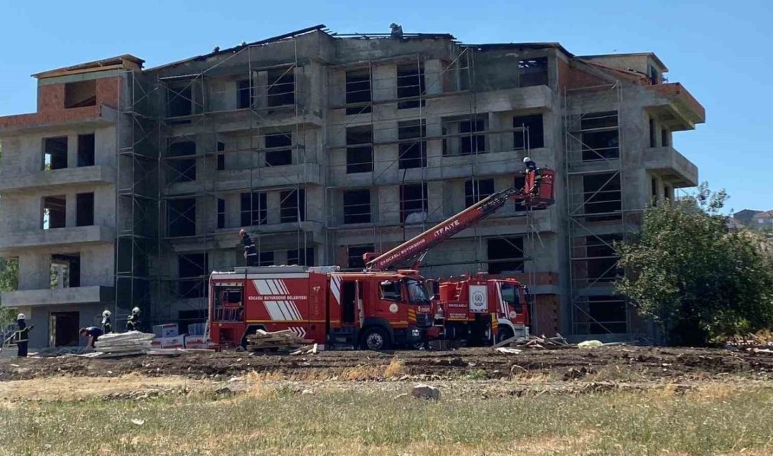 İzolasyon çalışması sırasında çatı alevlere teslim oldu Kocaeli’nin Başiskele ilçesinde 5 katlı binanın çatısında izolasyon çalışması sırasında