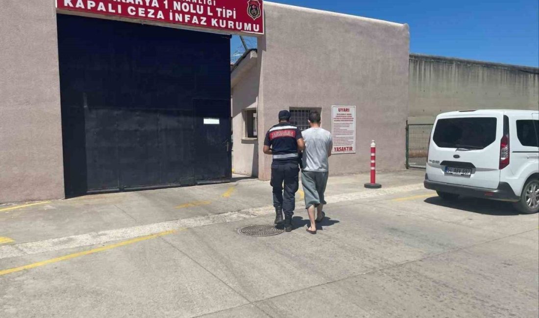 Jandarmadan iki ilçede uyuşturucu operasyonu: 2 tutuklama Sakarya’da Serdivan ve Erenler ilçesinde jandarma ekiplerince yapılan uyuşturucu operasyonunda