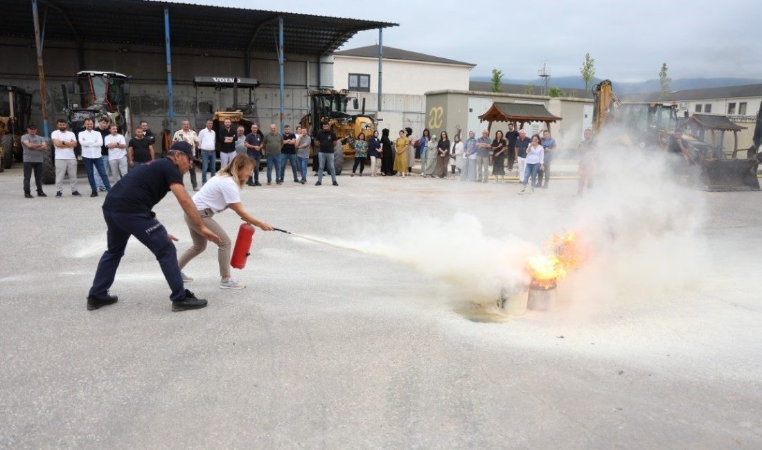 Kartepe Belediyesi’nde yangın tatbikatı Kartepe Belediyesi İnsan Kaynakları ve Eğitim Müdürlüğü ile Afet İşleri