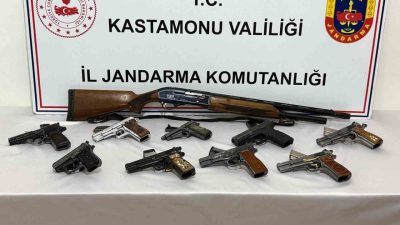 Kastamonu’da temin ettiği ruhsatsız silahları satan şahsa yönelik düzenlenen operasyonda