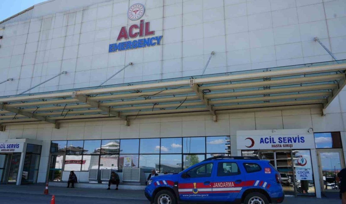 Kastamonu’da bıçaklı kavga: 1 ölü, 1 yaralı Kastamonu’da aralarında husumet bulunan iki şahıs arasında çıkan bıçaklı kavgada