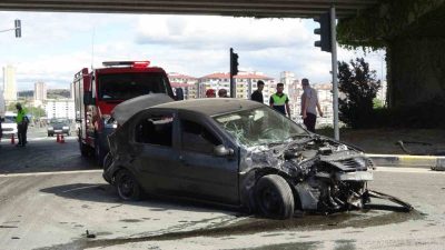 Kastamonu’da minibüs ile otomobilin çarpışması neticesinde meydana gelen kazada 4