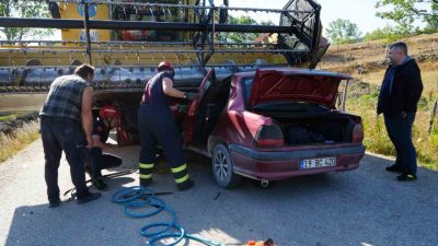 Kastamonu’da otomobil, karşı yönden gelen biçerdöverin altında kalarak ezildi. Kazada