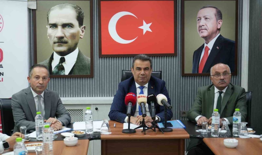 Kastamonu’da Türkiye yüzyılı maarif modeli masaya yatırıldı Kastamonu İl Milli Eğitim Müdürlüğü tarafından Türkiye yüzyılı maarif modeli