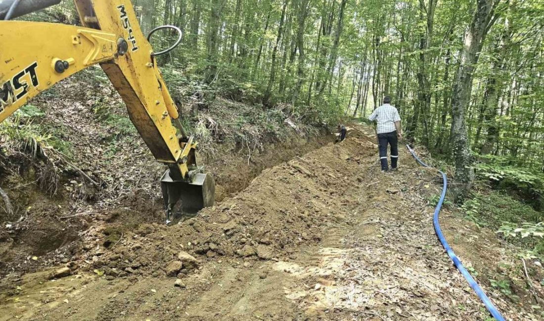 Kesintisiz içme suyu temini için aralıksız çalışıyorlar DÜZCE (İHA) – Düzce İl Özel İdaresi ekipleri, il genelinde