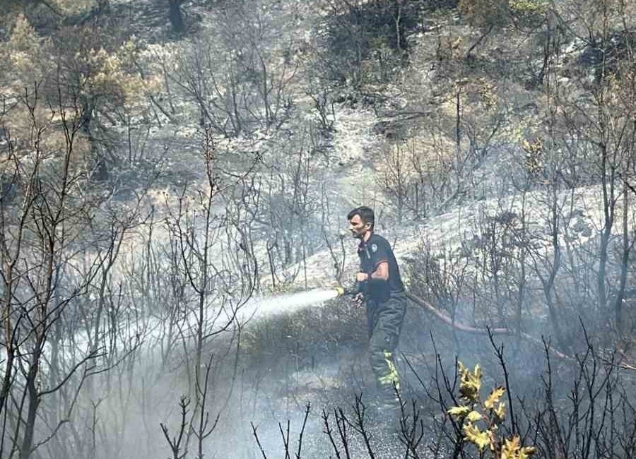 Kocaeli itfaiyesinden Bursa’ya destek Kocaeli Büyükşehir Belediyesi İtfaiye Daire Başkanlığı ekipleri, Bursa’da çıkan geniş