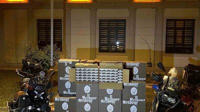 Kocaeli’de durdurulan araçta yapılan aramada bin 500 paket bandrolsüz sigara