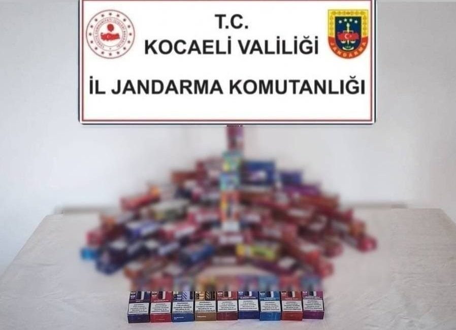 Kocaeli’de kaçak tütün operasyonu Kocaeli’de jandarma ekiplerinin düzenlediği iki ayrı operasyonda piyasa değeri yaklaşık