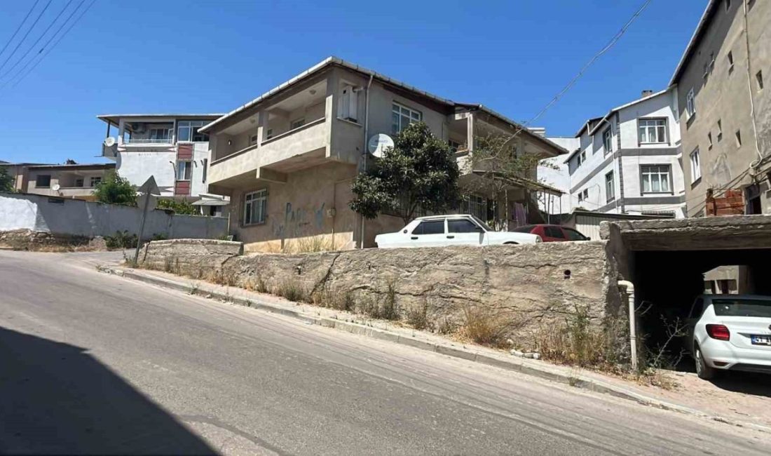 Kocaeli’de kadın cinayeti: Eşi dahil 4 kişi tutuklandı Kocaeli’nin Gebze ilçesinde 5 çocuk annesi Havva Y.’nin silahla öldürülmesine