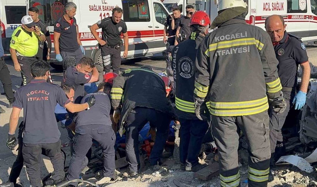 Kocaeli’de korkunç kaza: 5 kişi hayatını kaybetti D-100 karayolu Kocaeli geçişinde iki otomobil ve tırın çarpıştığı feci