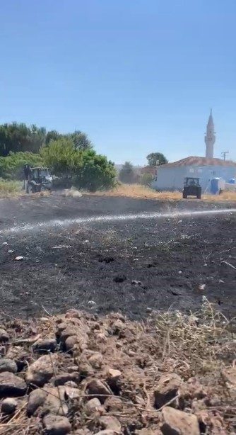 Kocaeli’nin Karamürsel ilçesinde tarım arazisinde çıkan yangın kontrol altına alınarak