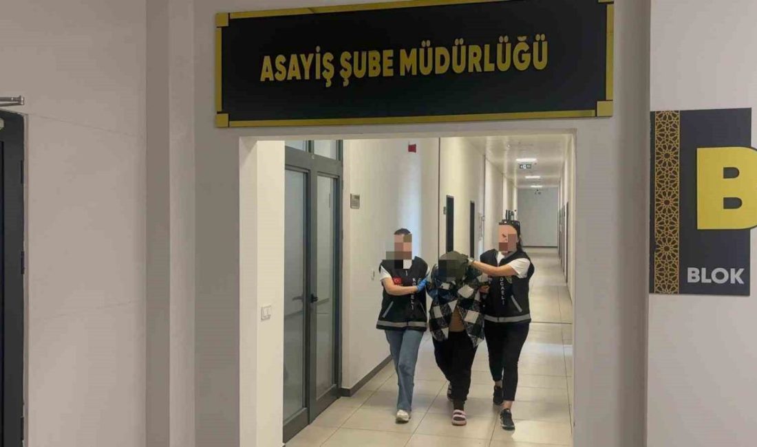 Kocasını öldüren kadın tutuklandı Kocaeli’nin İzmit ilçesinde tartıştığı kocasını tüfekle vurarak öldüren kadın tutuklandı.