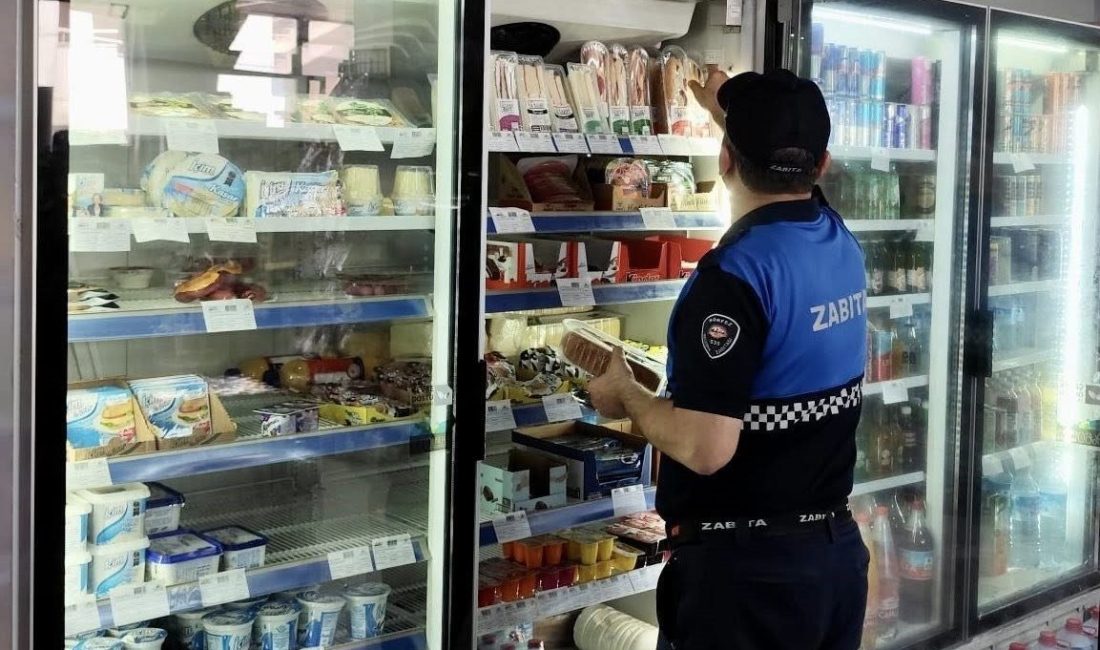 Körfez’de marketlere yönelik denetimler sürüyor Körfez Belediyesi Zabıta Müdürlüğü ekipleri, halk sağlığı ve tüketici haklarının