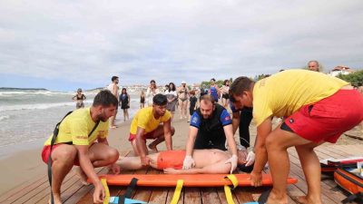 Kocaeli plajlarında görev yapan KOSKEM ekipleri, son bir ayda 887