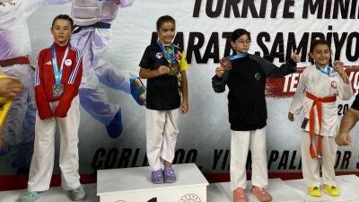 DÜZCE(İHA) – Düzceli karateciler Tekirdağ’da düzenlenen şampiyonada 1 gümüş ve