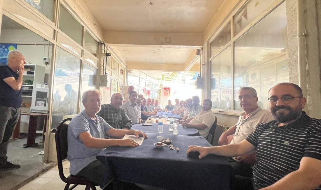 Muhtarlar buluşmasında mahallelerin sorunları masaya yatırıldı AK Parti Bilecik İl Başkanı Serkan Yıldırım’ın öncülüğünde mahalle ve