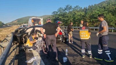 DÜZCE(İHA) – Anadolu Otoyolu Düzce kesiminde sabah erken saatlerde otomobil