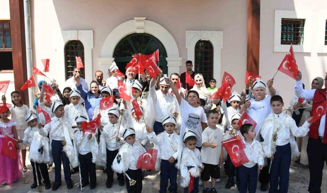 Osman Gazi’nin sünnet olduğu Kuyulu Mescit’te 529 yıllık gelenek yaşatıldı Bilecik’in Söğüt ilçesinde Osmanlı Cihan Devleti’nin kurucusu Osman Gazi’nin sünnetinin