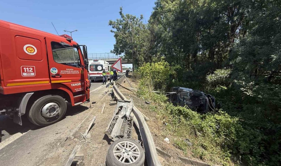 Otoyolda kontrolden çıkan hafif ticari araç şarampole devrildi: 6 hafif yaralı Anadolu Otoyolu Sakarya geçişinde kontrolden çıkan hafif ticari araç, bariyerleri