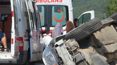 DÜZCE (İHA) – Anadolu otoyolu Düzce kesiminde sürücüsünün direksiyon hakimiyetini