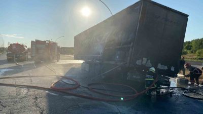 Anadolu Otoyolu’nun Sakarya geçişinde Polonya’ya gittiği öğrenilen tel yüklü tırın