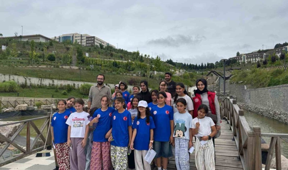 Reaktif oyunlar ile bilgi öğrencilere aktarılıyor DÜZCE (İHA) – Düzce Gençlik ve Spor Bakanlığı bünyesinde açılan