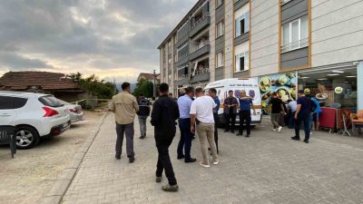 Düzce’de sağlık merkezinin önünde silahlı saldırıya uğrayan bir kişi hayatını