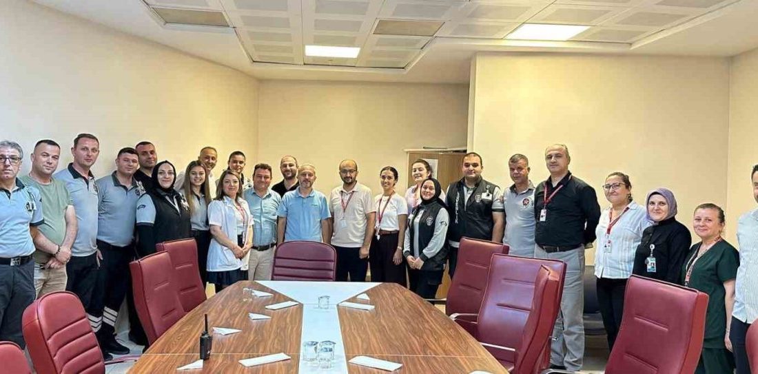Sağlıkta güvenliğin teminatı DÜZCE(İHA) – Düzce İl Sağlık Müdürü Dr. Yasin Yılmaz, Özel