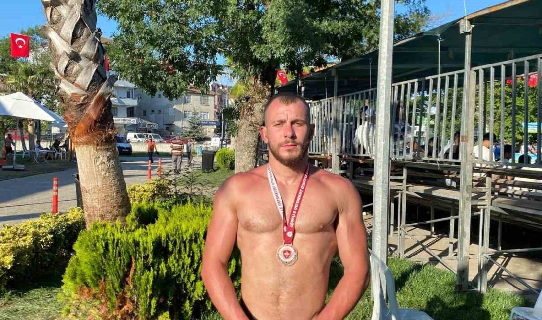 Sakarya Büyükşehir sporcularından gururlandıran başarı Sakarya Büyükşehir Belediyesi sporcuları, katıldıkları organizasyonlarda elde ettikleri derecelerle hem