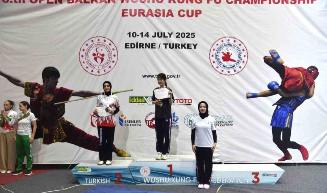 Sakarya Büyükşehir’in ‘wushu kung fu’ takımından tarihi başarı Sakarya Büyükşehir Belediyesi Wushu Takımı, Edirne’deki 8. Açık Balkan Wushu